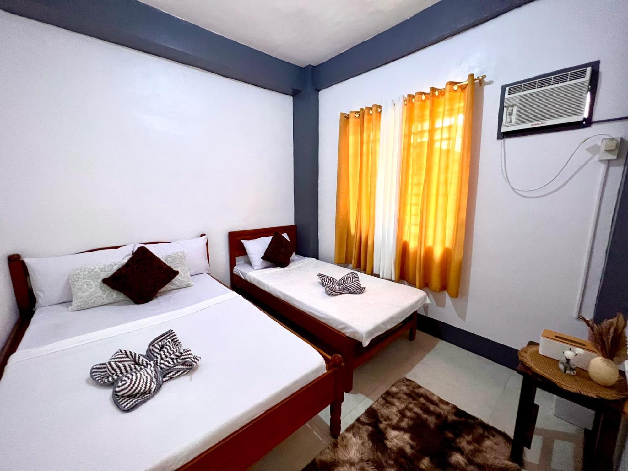 Eighty8 Tourist Inn Coron Exteriér fotografie